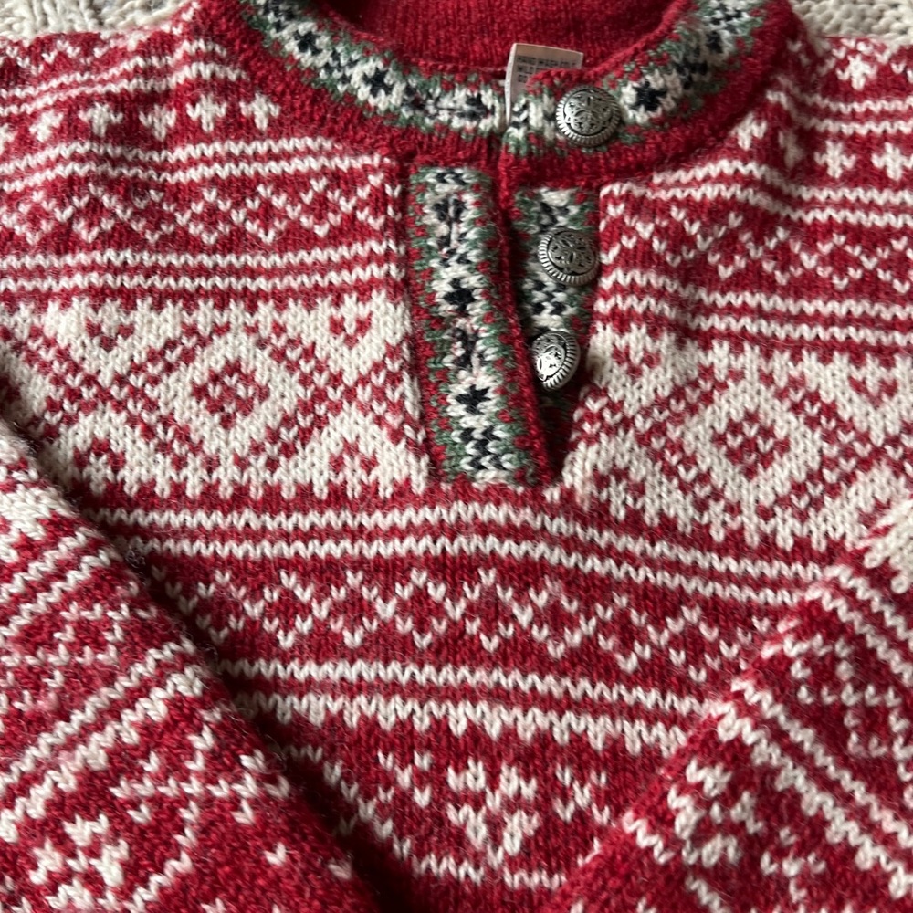 Women’s LL Bean Sweater Medium Red Beige Green Wool Buttons - Picture 3 of 14